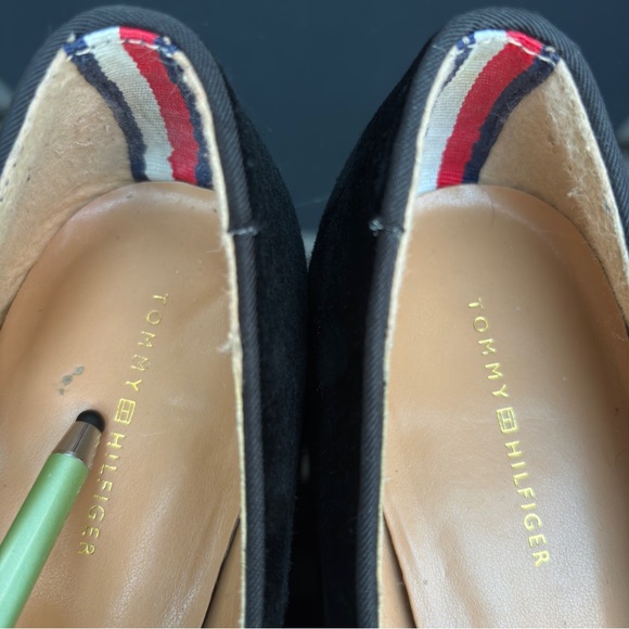Tommy Hilfiger Loafer Flats Women Size 7 M Gold Crest Pointed Toe Low Heel - Picture 4 of 14